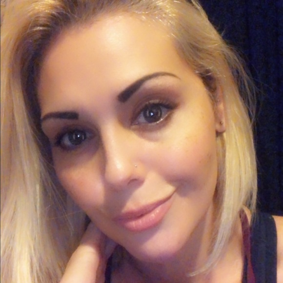 Meet your Posher, Xochilt - Picture 3 of 4